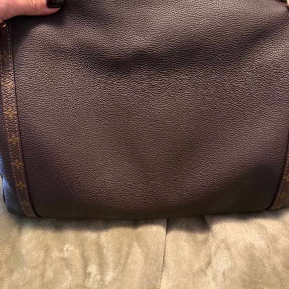 Louis Vuitton Express MM - Picture 9 of 10
